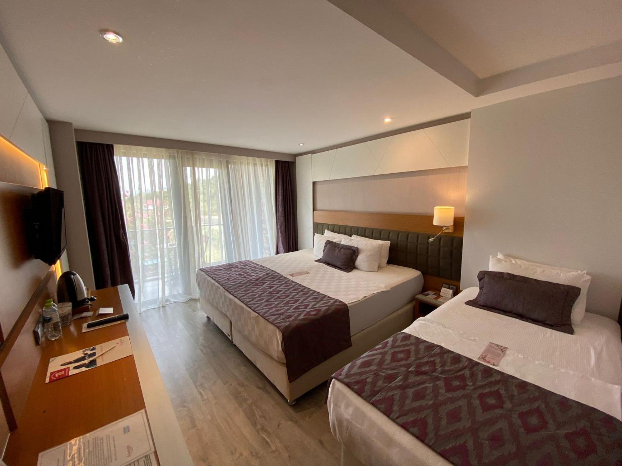 Hotel Ramada Giresun Piraziz Esterno foto