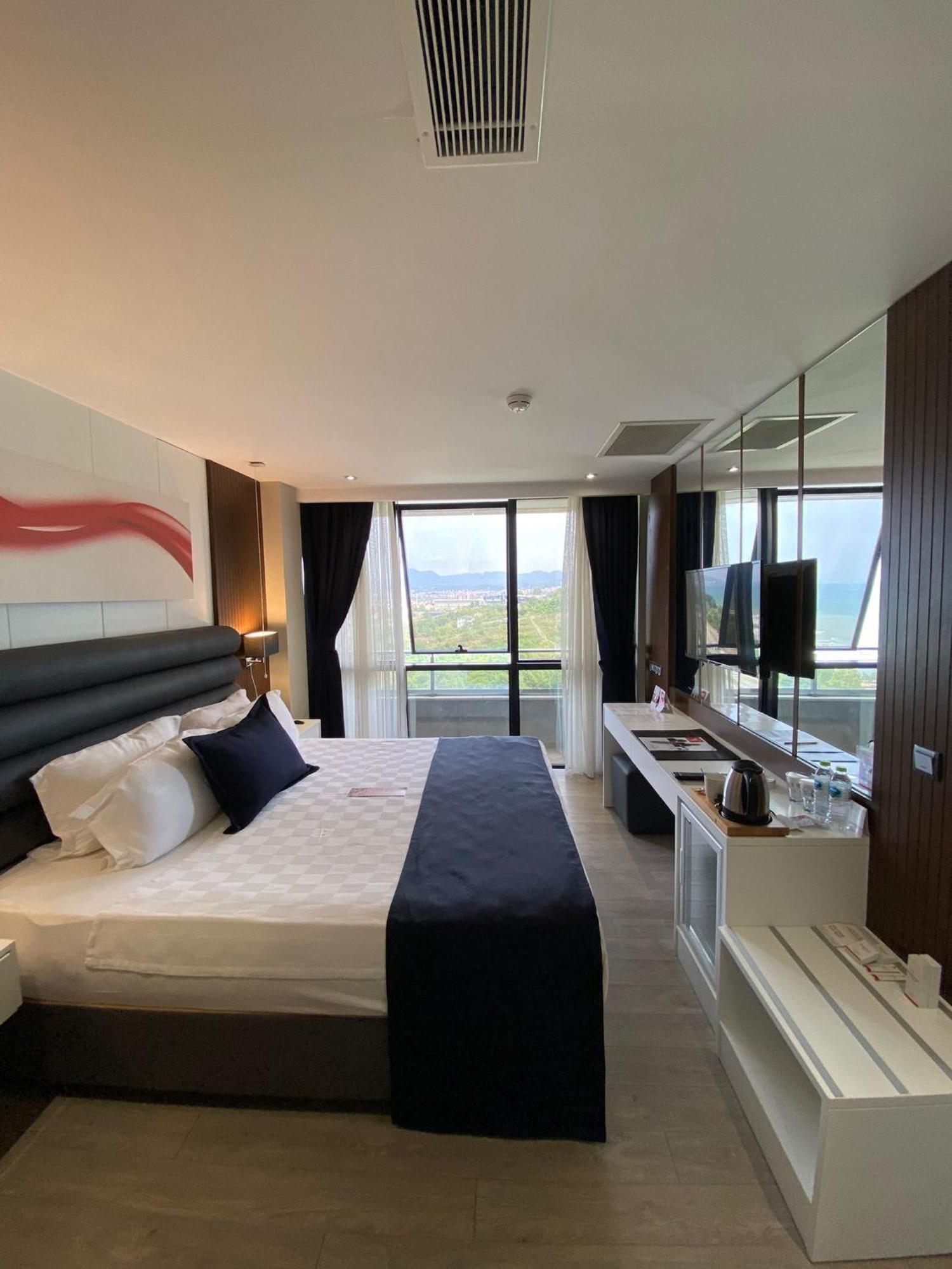 Hotel Ramada Giresun Piraziz Esterno foto